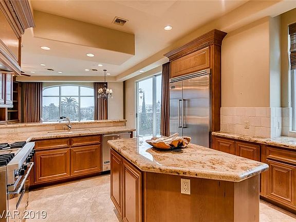 5th image of 9101 Alta Dr Unit 13