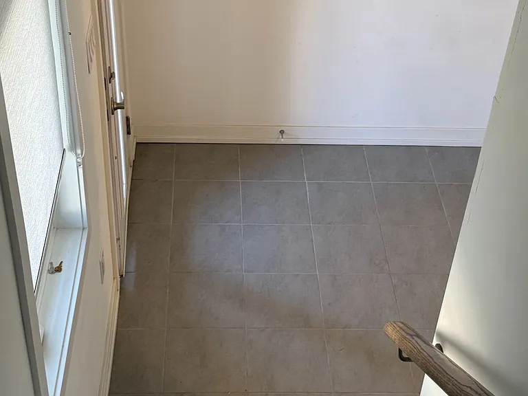 1 Allward St — Photo 9
