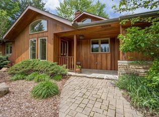 34995 Miles Rd, Moreland Hills, OH 44022