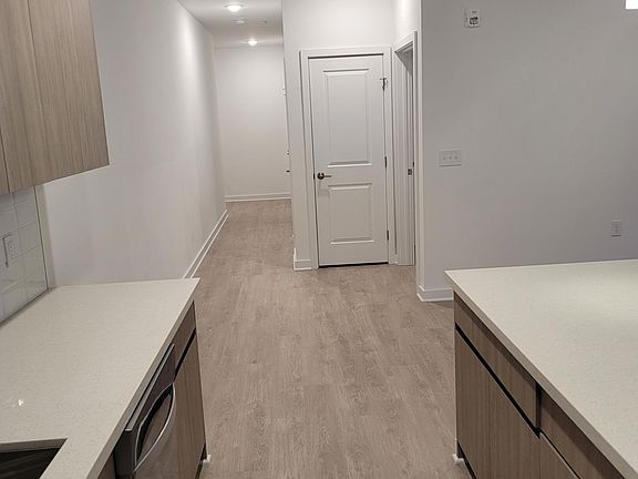 4th image of 175 Quincy Ct #209
