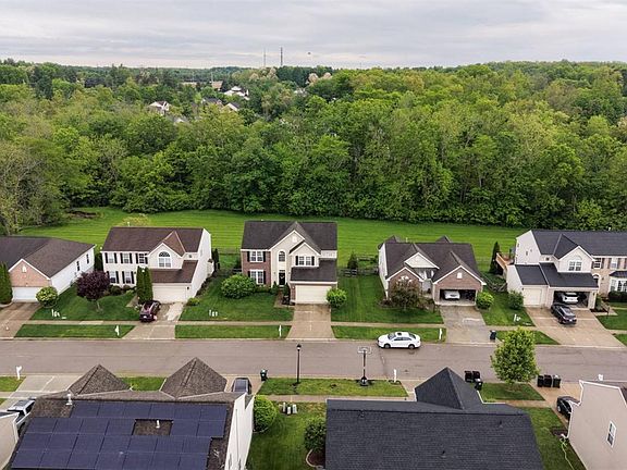 5th image of 255 Delaware Dr