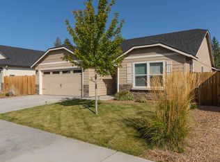 1822 W Kallberg Ave, Sisters, OR 97759