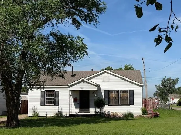 1229 N Benson St, Altus, OK 73521