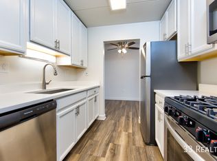 66 S Wolf Rd #317, Wheeling, IL 60090