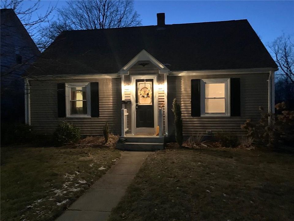 1st image of 32 Parker St