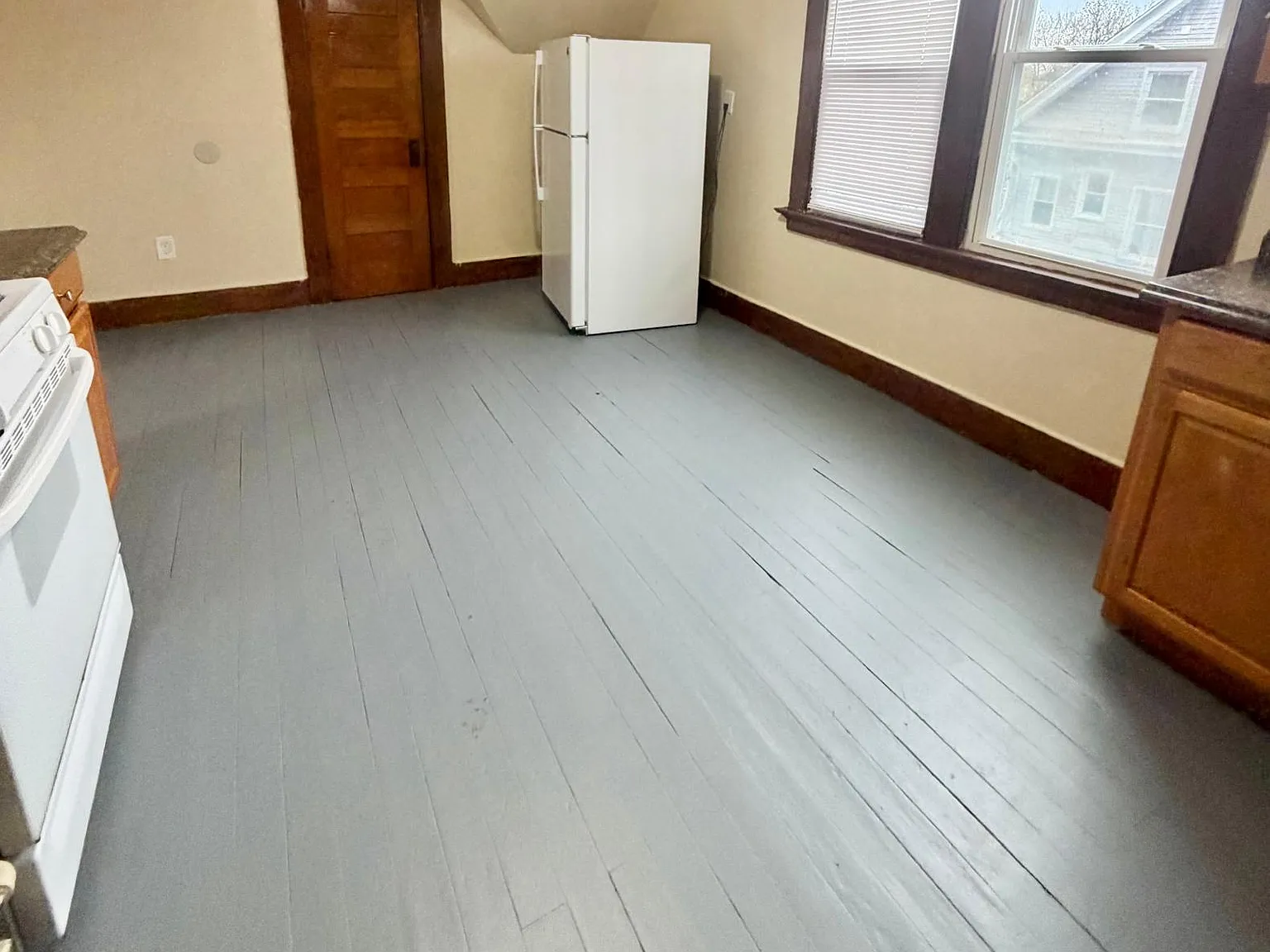 2 bed, 750 sqft, $1,400 — Photo 2