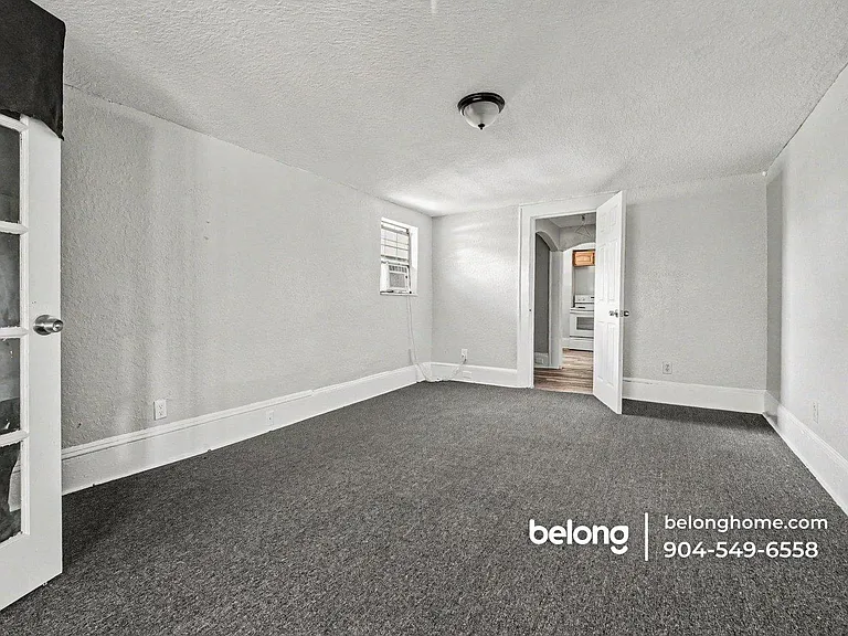 1131 Grothe St #3 — Photo 11