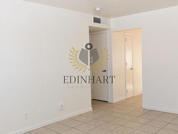 4th image of 2303 S Poppy Ave #102