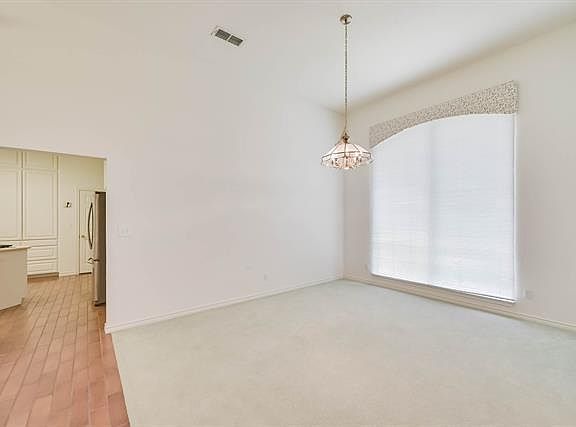 3rd image of 723 Grandview Dr