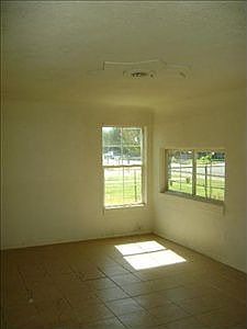 1st image of 317 Crater Ave