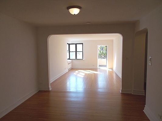 4th image of 285 New York Ave #3G