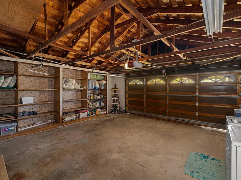 2 Car Garage w/Laundry
