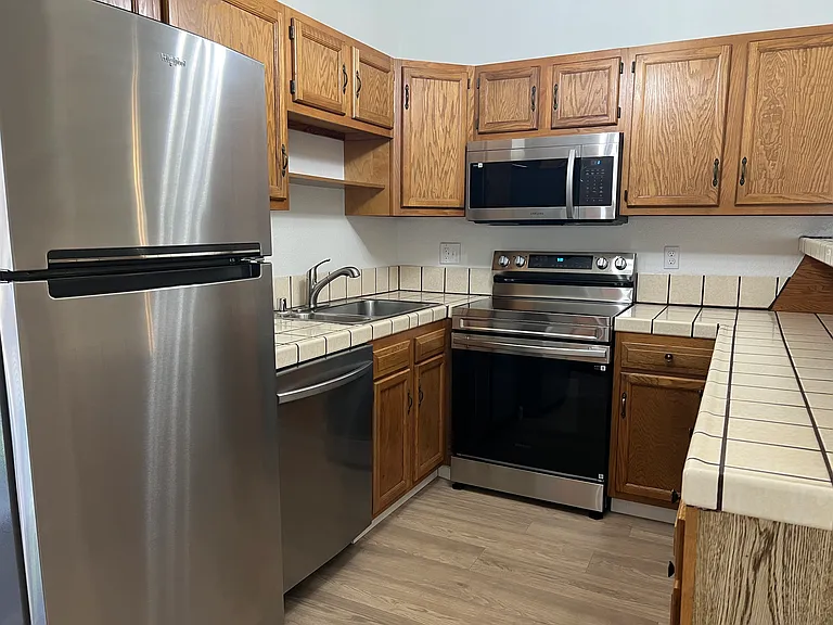 1024 Paloma Ave #1024 — Photo 3