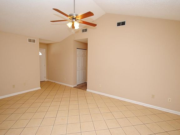 3rd image of 2698 Pinewood Blvd N