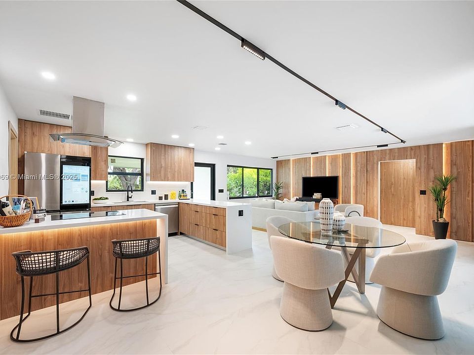 1st image of 2020 NE 54th St