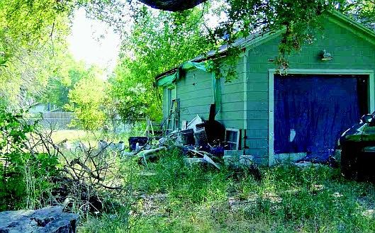 4th image of 1401 E Texas Ave