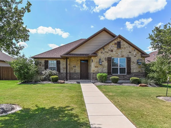 402 Deacon Dr W, College Station, TX 77845