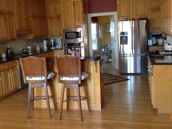 4th image of 106 Wisteria Way