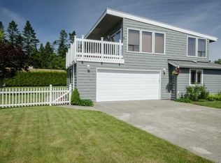 8171 Comox Rd, Blaine, WA 98230