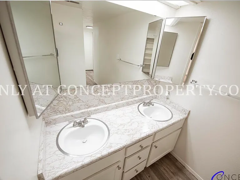 Foothill Terrace — Photo 119