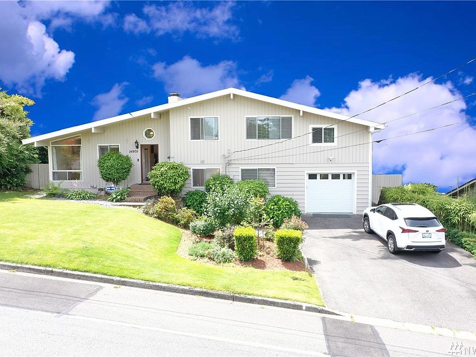 Front home view with multi parking spaces!