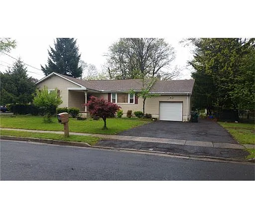 1715 Cedarwood Dr photo 1