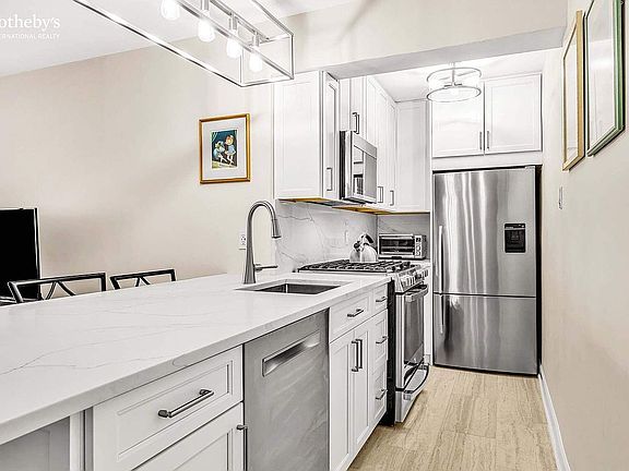 2nd image of 220 E 67th St APT 6J