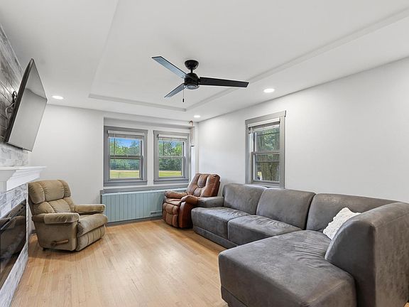 3rd image of 283 N Fairview AVENUE