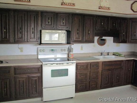 4th image of 309 Clover Dr