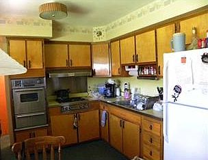3rd image of 1010 Woodbine Way