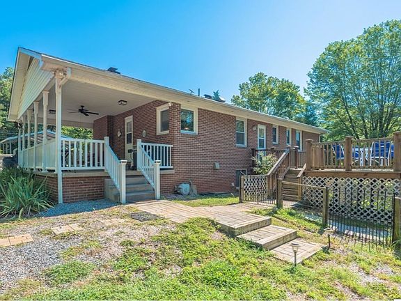 4th image of 867 David Bruce Ave