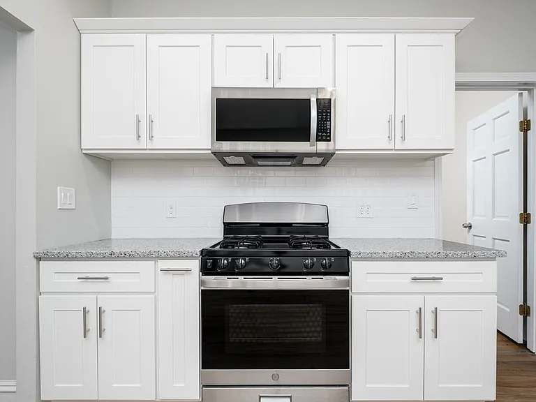 39 Perry St #1 — Photo 10