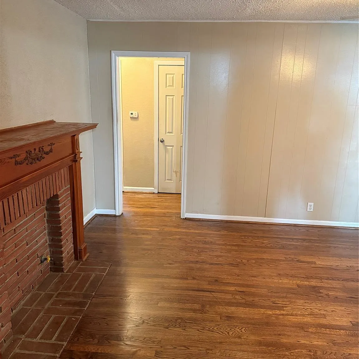 2 bed, 1.0 bath, 1293 sqft, $1,750 — Photo 4