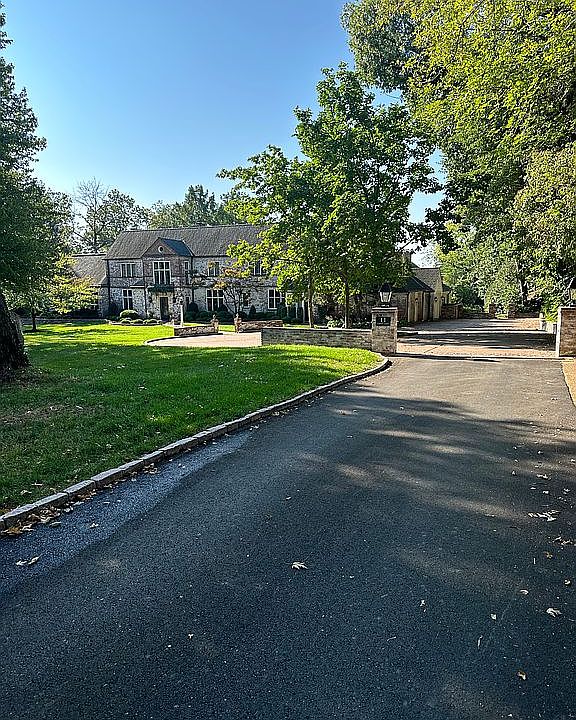 1st image of 11 Ladue Ln