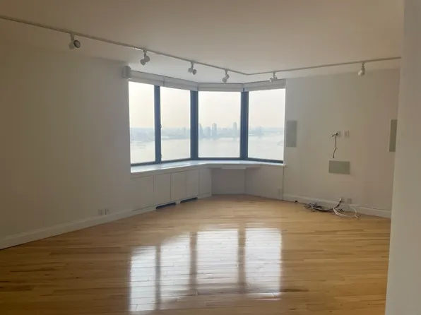 415 East 37th Street image 6 of 16