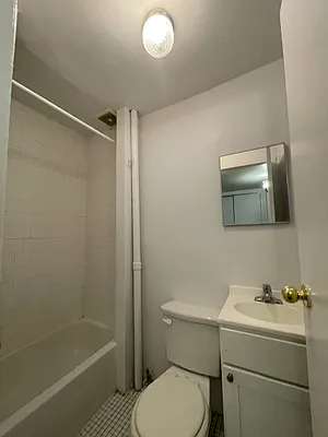 Rented by Peter R. Hungerford, LREB | media 21