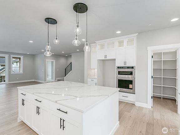 4th image of 20316 94th Drive NE