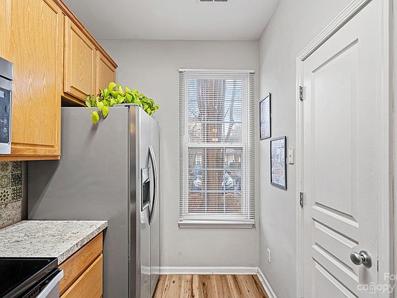 4th image of 8428 Chaceview Ct