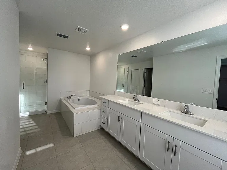 10042 Trumpet Honeysuckle Way — Photo 16