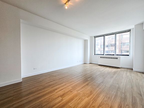 4th image of 1735 York Ave APT 17D