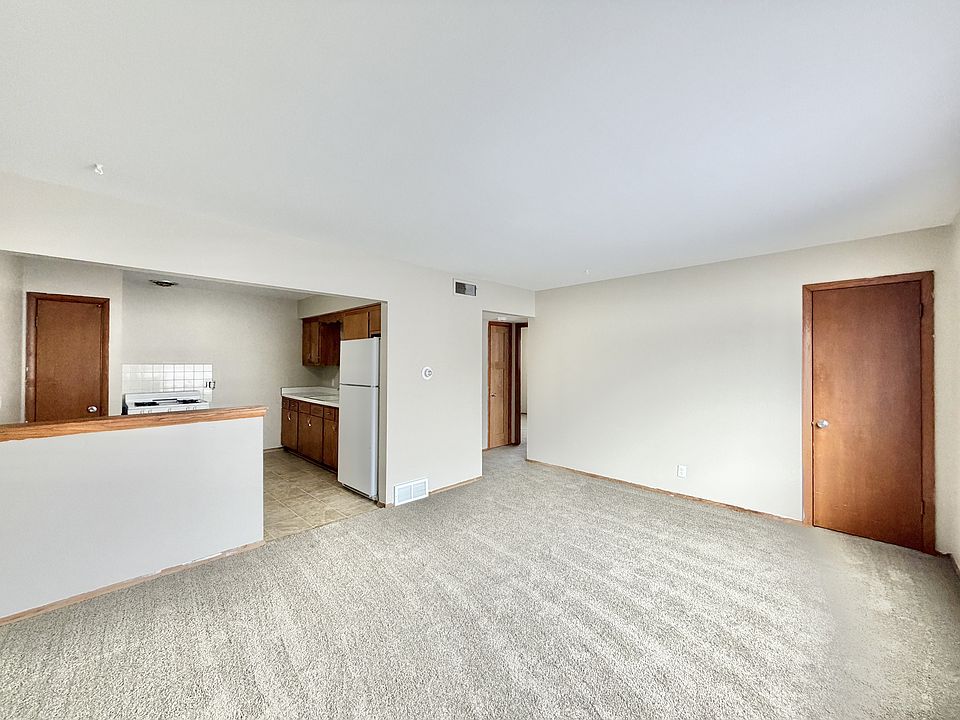 1st image of 1320 N Randall Ave