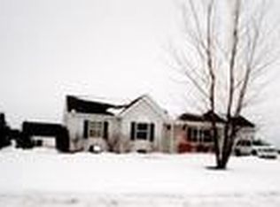 5615 Angela Dr, Lockport, NY 14094
