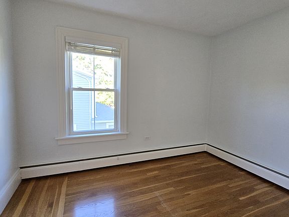 4th image of 381 Ten Rod Rd #2