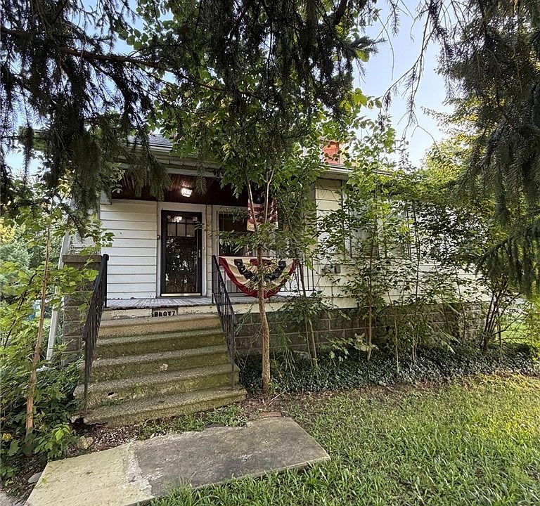 1st image of 23661 Royalton Rd