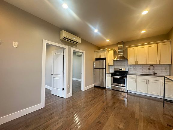 3rd image of 30-01 Broadway #3R