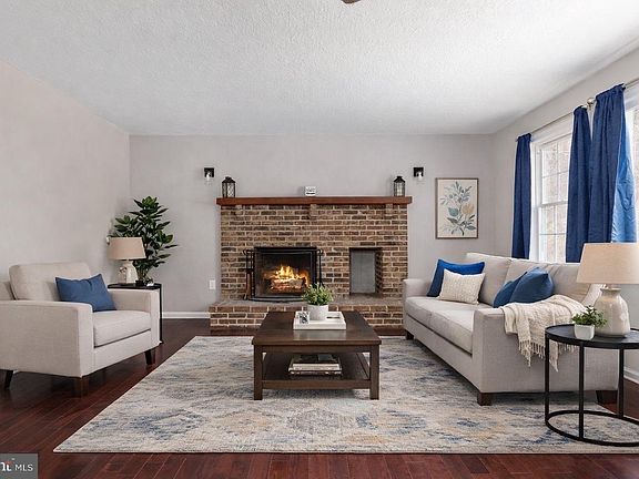 3rd image of 503 Pomeroy Rd