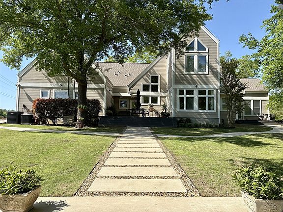 4th image of 2 Jennifer Ln