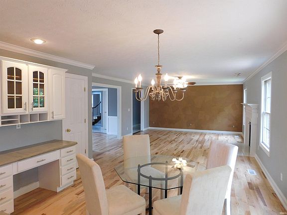 3rd image of 3355 Avondale Dr