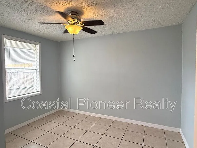 2308 E 15th Ave — Photo 8