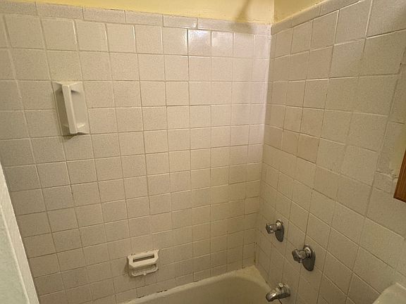 5th image of 740 Beach Ave APT 6B